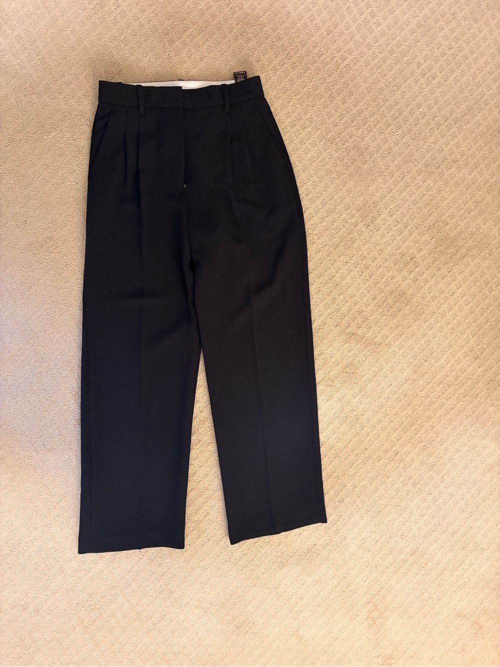 Aritzia Effortless Pant